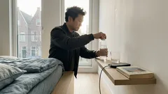 Waarom een open glas water naast je bed geen goed idee is